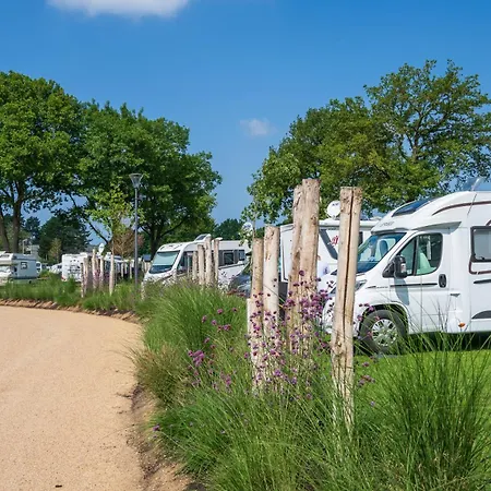 Stellplatz Basic 58 Mit Wasser, Abwasser, Strom Nach Bedarf Parque de Campismo
