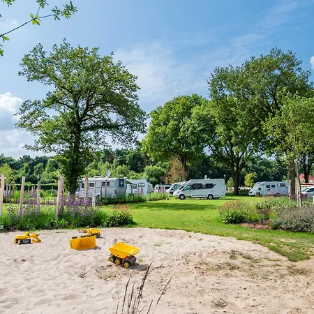 Stellplatz Basic 58 Mit Wasser, Abwasser, Strom Nach Bedarf Parque de Campismo